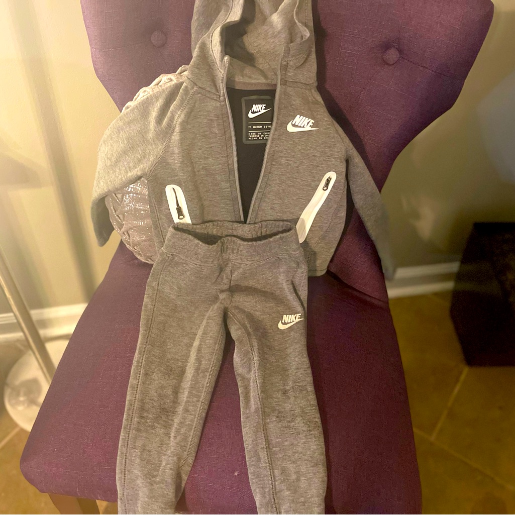 Toddler Nike Jump/Tracksuit.
